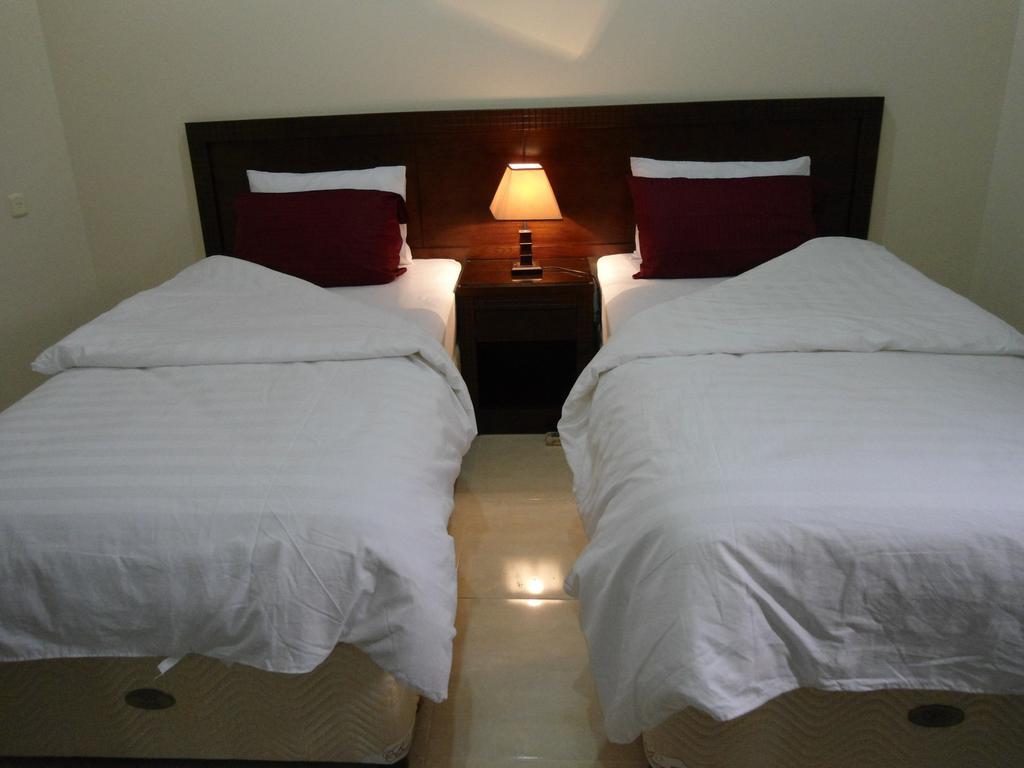 Raha Hotel Suites Ha'il Room photo